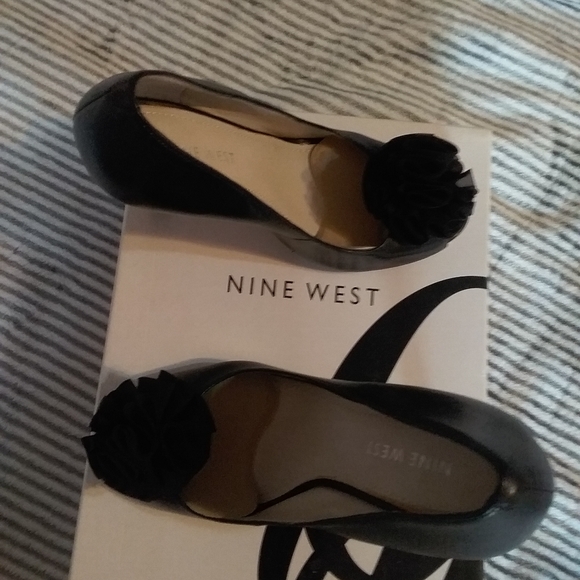 Shoes - Picture 2 of 3